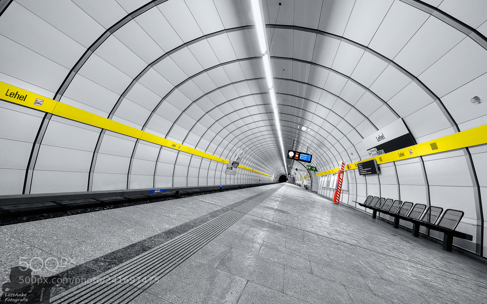 Sony a6300 sample photo. Subway station lehel m photography