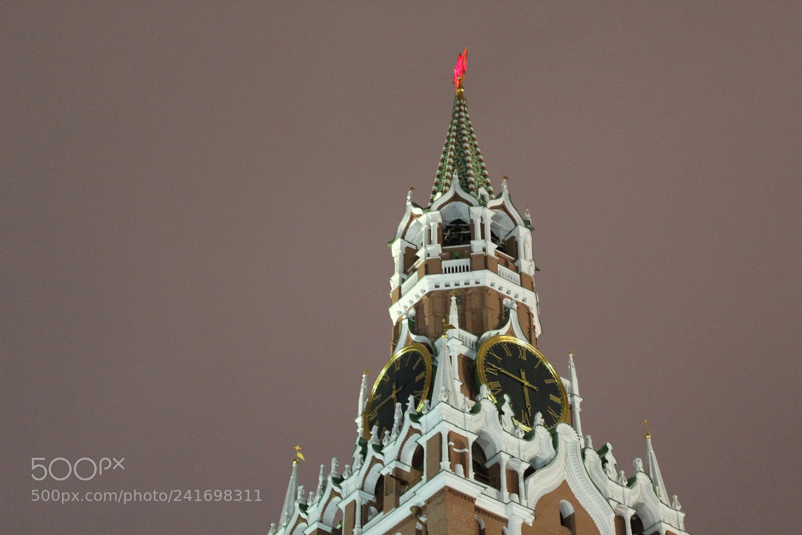 Canon EF-S 18-55mm F3.5-5.6 III sample photo. Red square photography