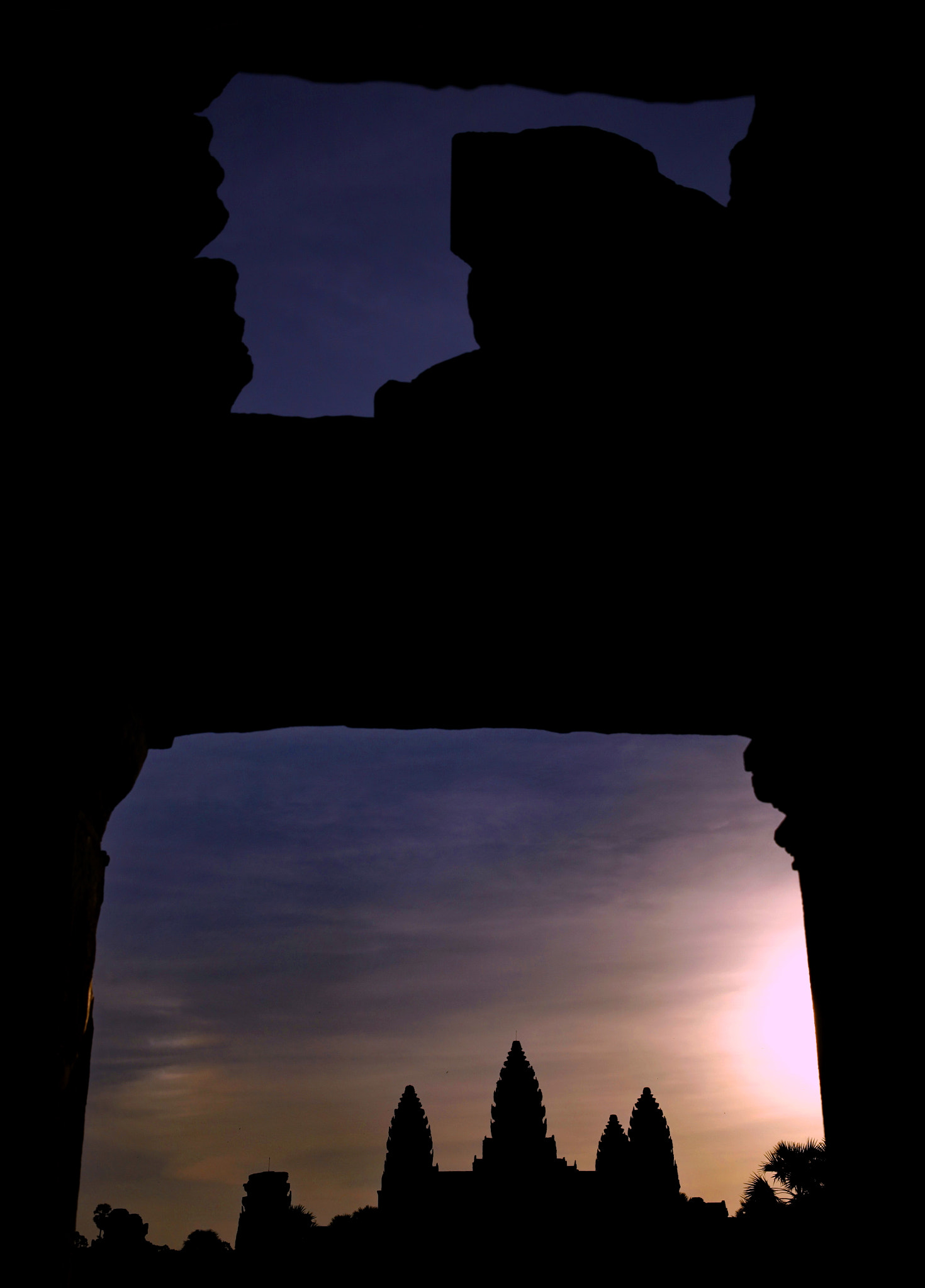 Canon EF 24-70mm F2.8L II USM sample photo. Gate to the temple photography