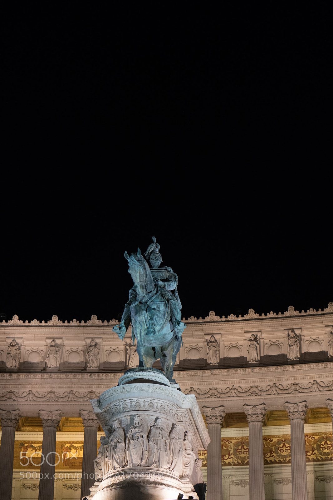 Sony a7R II sample photo. Equestrian statue of vittorio photography