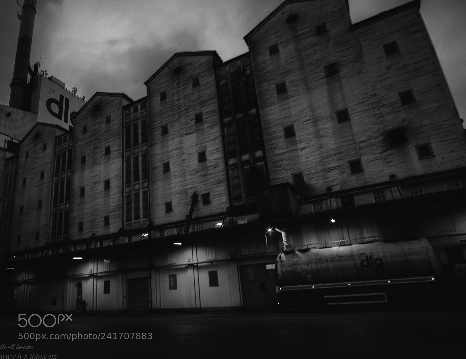 Fujifilm X-T1 sample photo. Dystopic come now photography