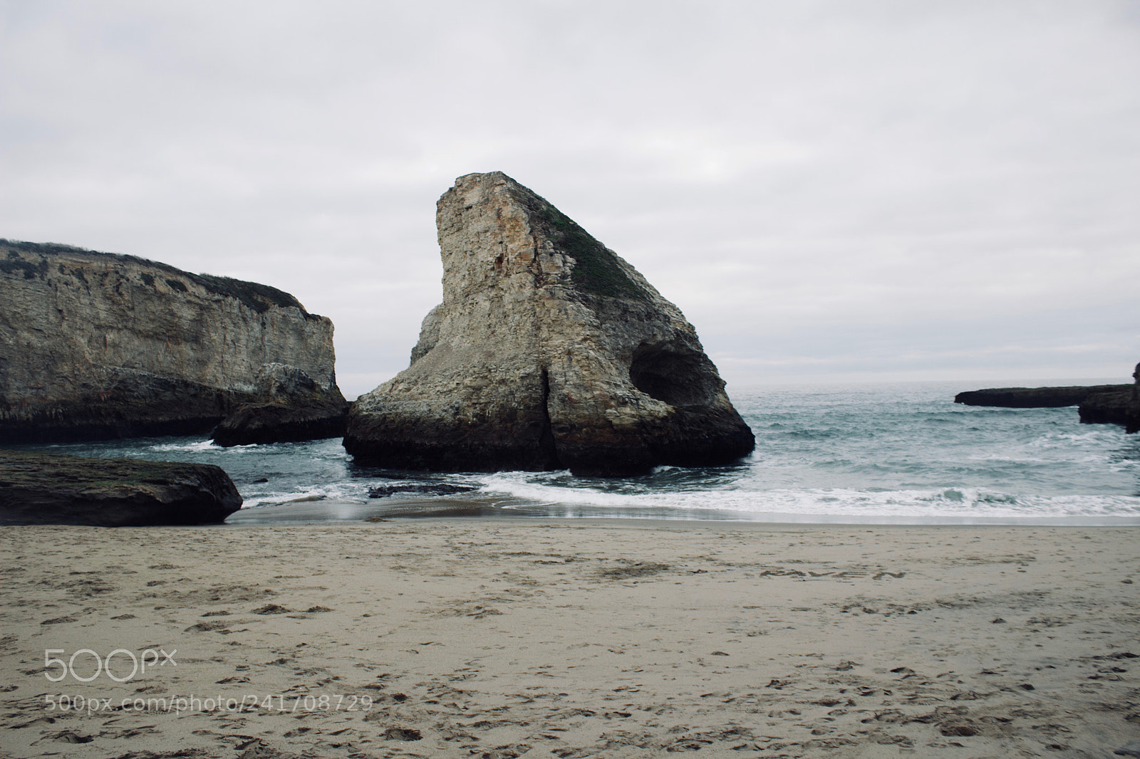 Canon EOS 600D (Rebel EOS T3i / EOS Kiss X5) sample photo. Shark fin cove photography
