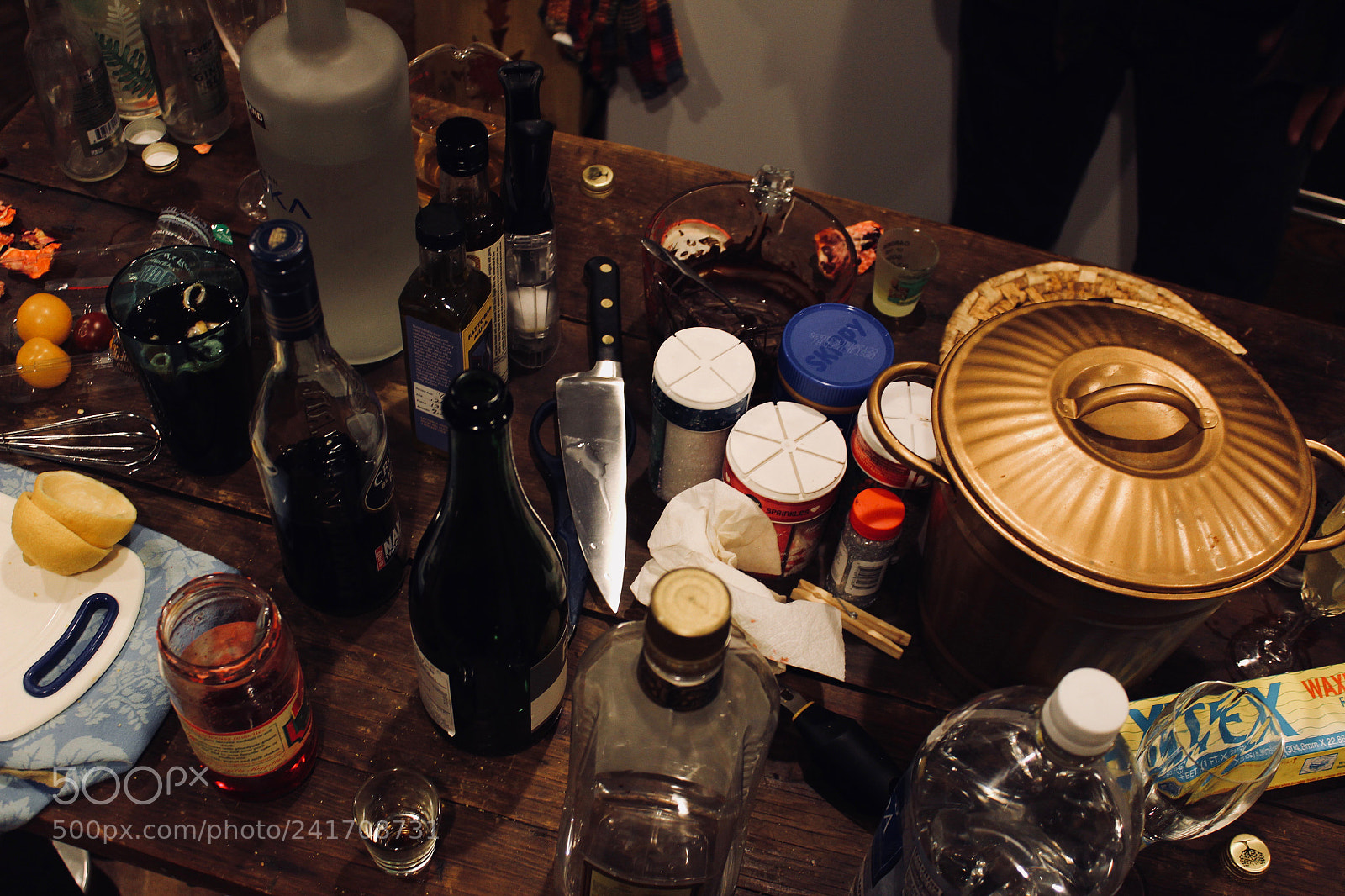 Canon EOS 600D (Rebel EOS T3i / EOS Kiss X5) sample photo. Bar chaos photography