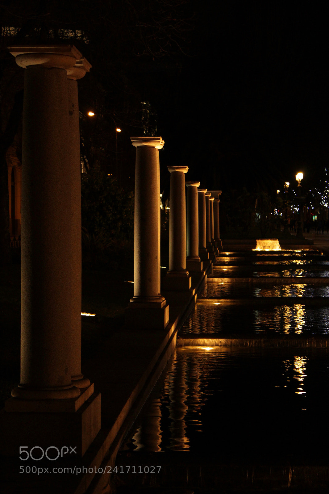 Canon EOS 1200D (EOS Rebel T5 / EOS Kiss X70 / EOS Hi) sample photo. Symmetry photography