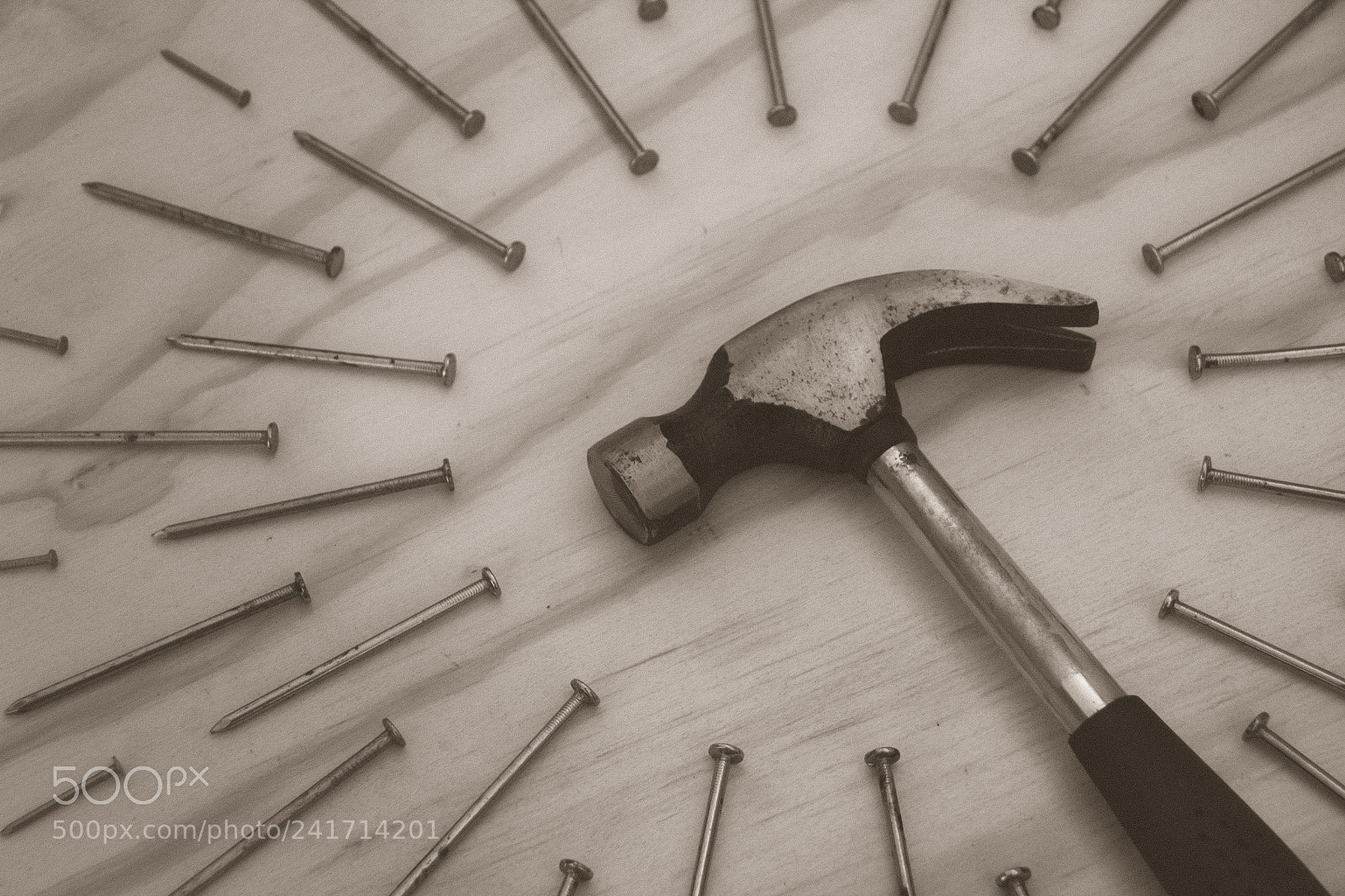 Canon EOS 1200D (EOS Rebel T5 / EOS Kiss X70 / EOS Hi) sample photo. Hammer and nails on photography