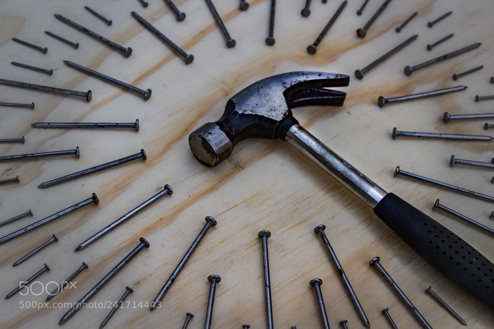 Canon EOS 1200D (EOS Rebel T5 / EOS Kiss X70 / EOS Hi) sample photo. Hammer and nails on photography