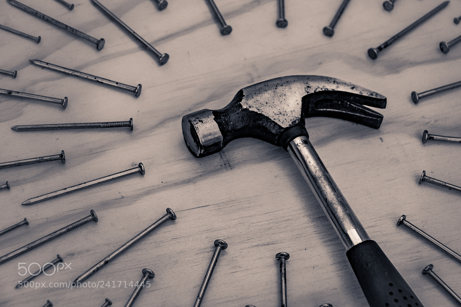 Canon EOS 1200D (EOS Rebel T5 / EOS Kiss X70 / EOS Hi) sample photo. Hammer and nails on photography