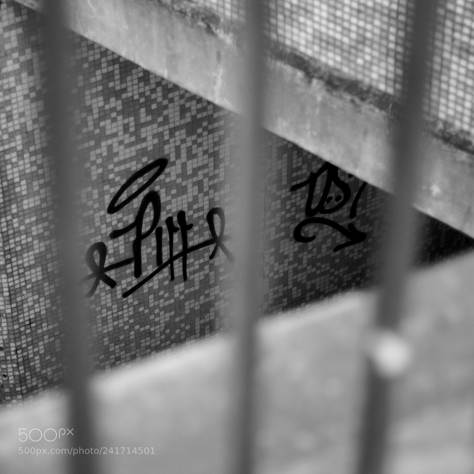 Canon EOS 1300D (EOS Rebel T6 / EOS Kiss X80) sample photo. Underpass photography