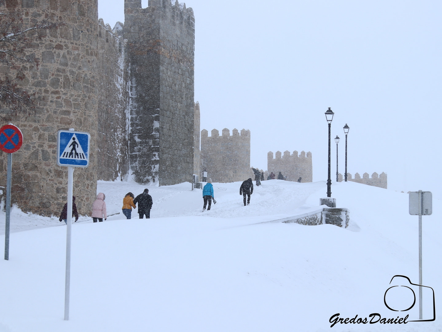 Canon EOS 80D + Canon EF 24-105mm F4L IS USM sample photo. Temopral de nieve en Ávila, enero de 2018 photography