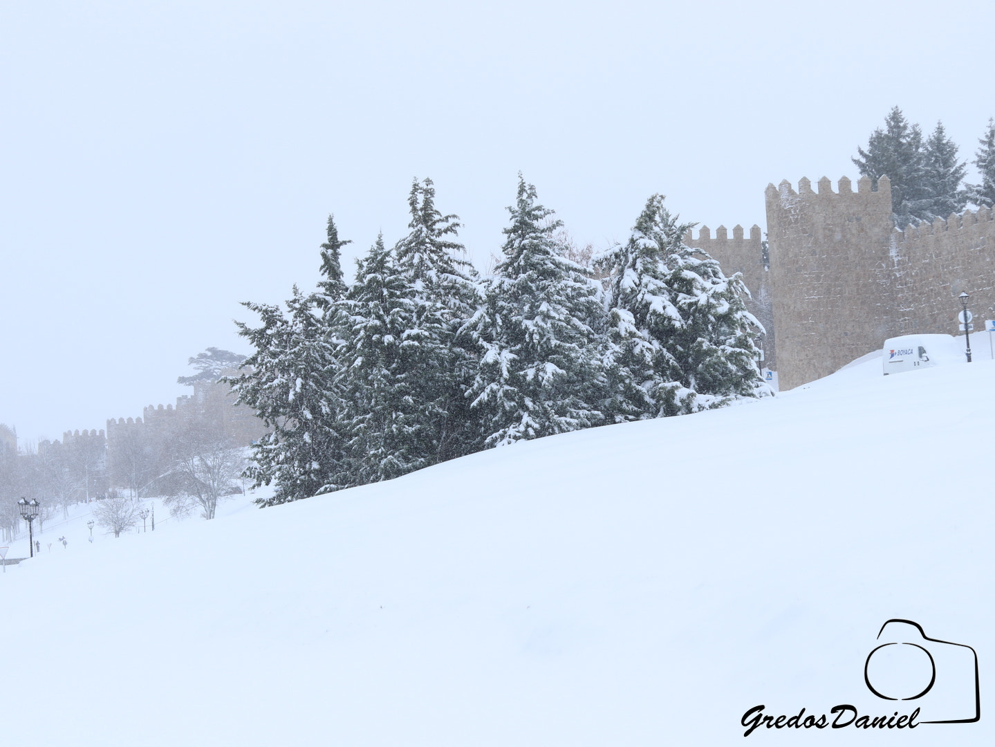 Canon EOS 80D + Canon EF 24-105mm F4L IS USM sample photo. Temopral de nieve en Ávila, enero de 2018 photography