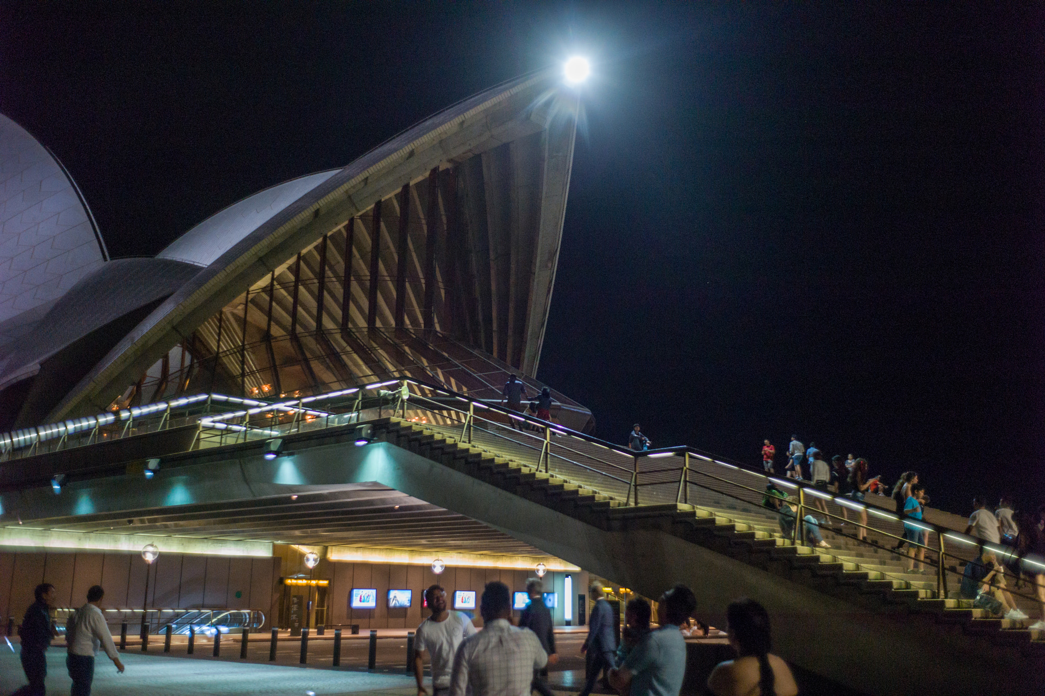 Leica M9 + Summicron-M 50mm f/2 (IV, V) sample photo. Opera house photography
