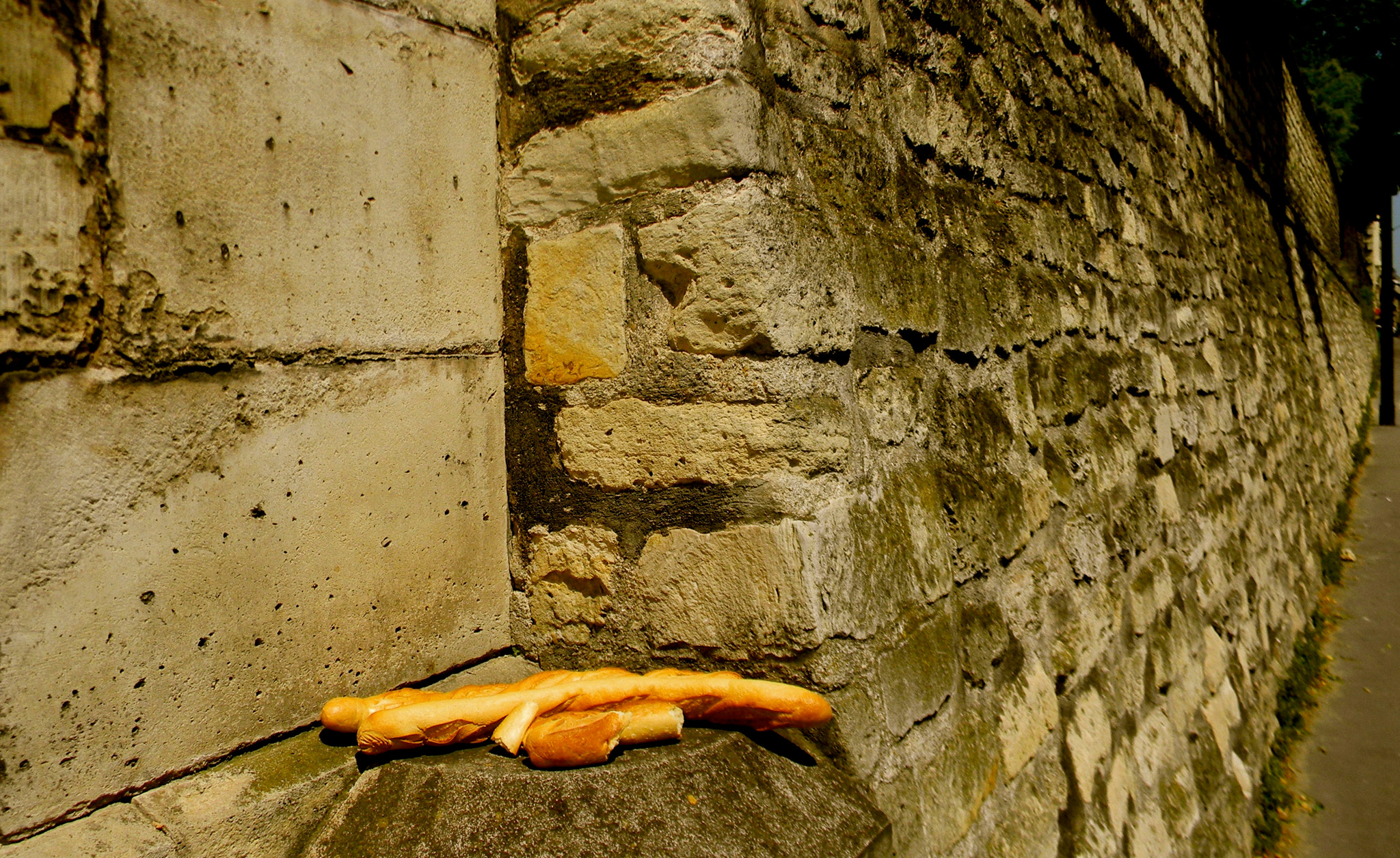 Nikon Coolpix L110 sample photo. Baguette, paris photography