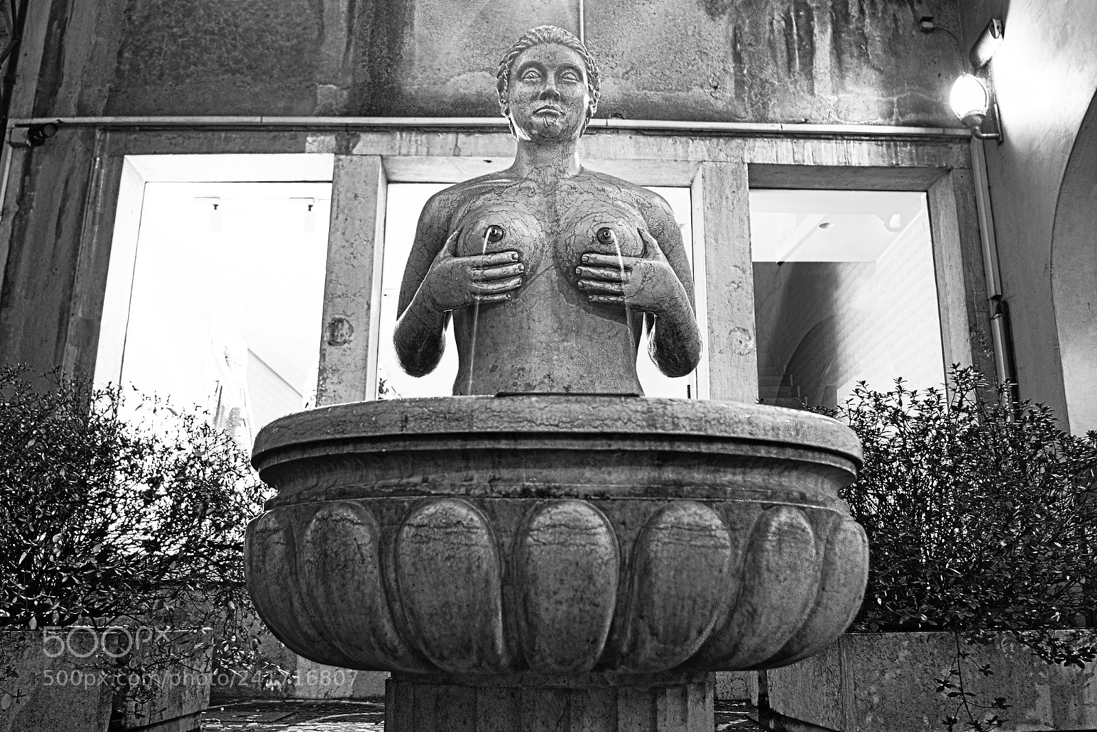 Pentax K-S2 sample photo. Fountain of the boobs photography