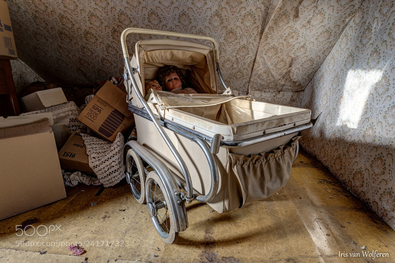 Canon EOS 6D Mark II sample photo. Dollhouse photography