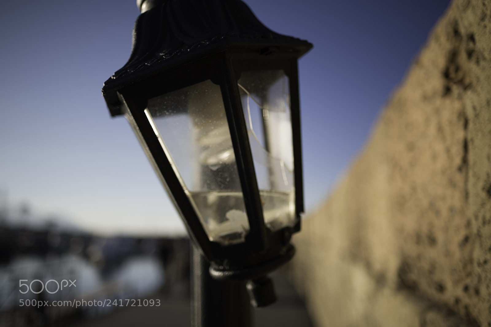 Nikon D4 sample photo. Broken street light photography