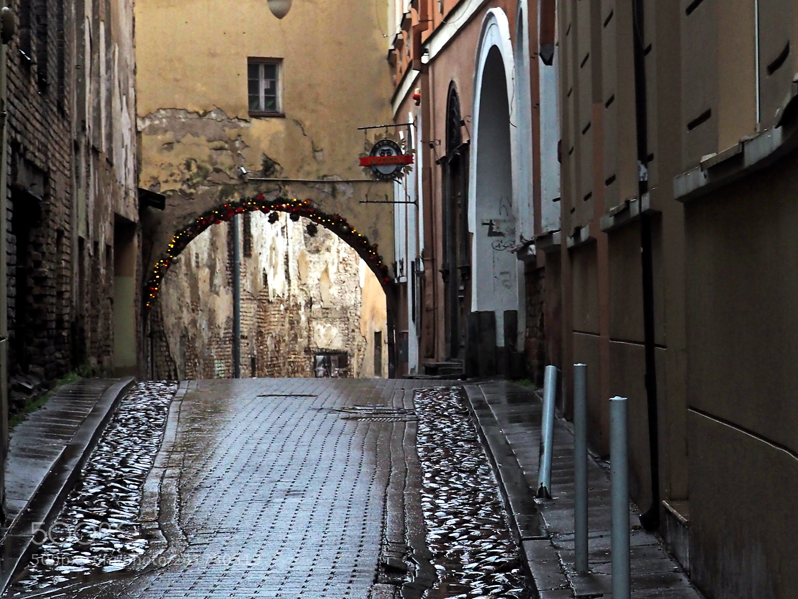 Olympus OM-D E-M10 II sample photo. The gates to the photography