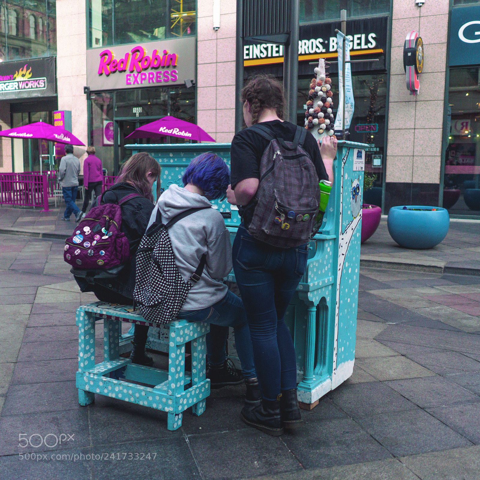 Sony a7 II sample photo. Giving people a tune photography