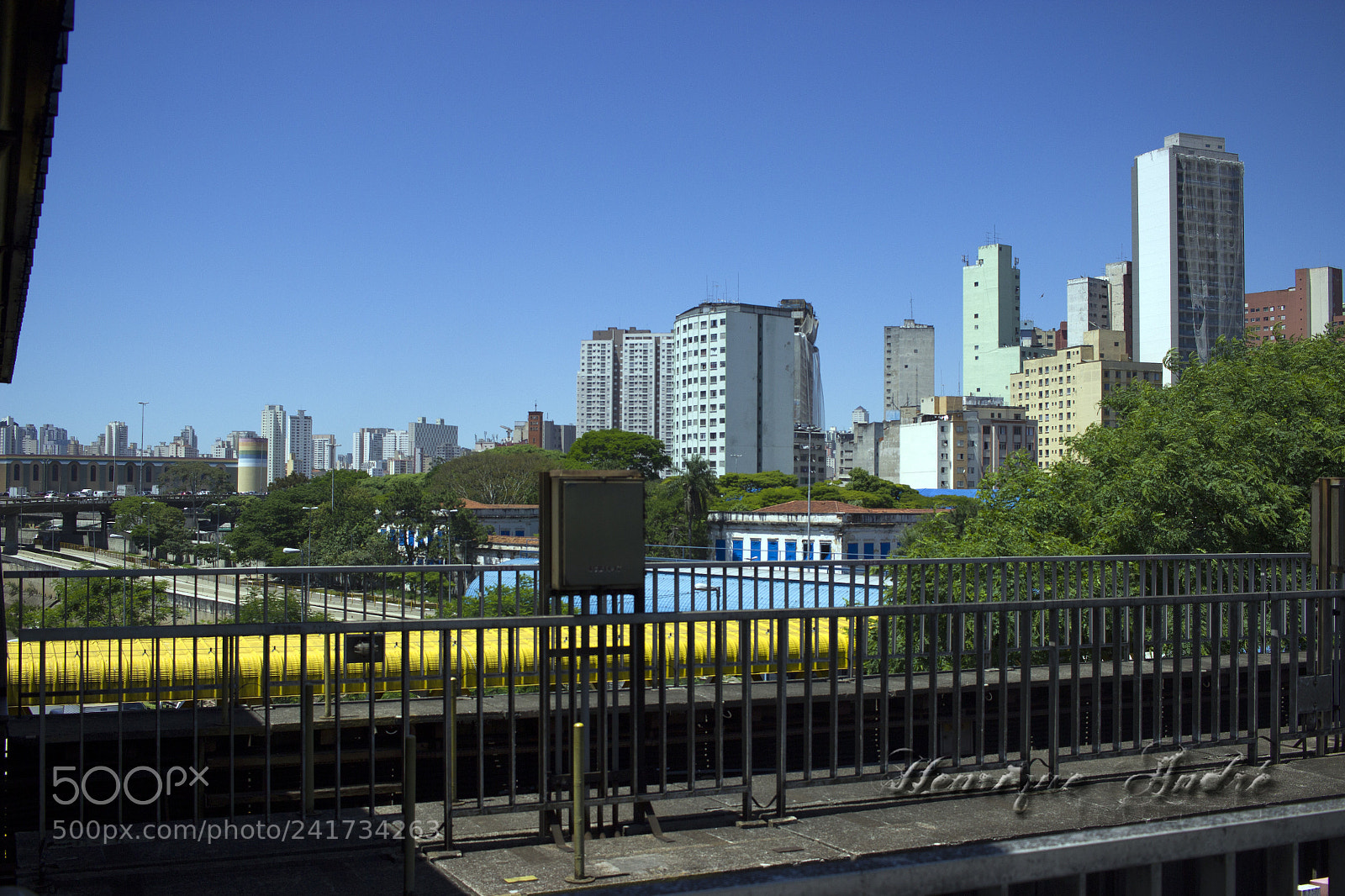 Canon EOS 600D (Rebel EOS T3i / EOS Kiss X5) sample photo. Cidade photography
