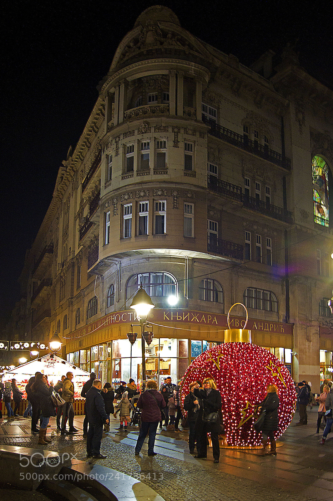 Sony SLT-A33 sample photo. Christmas on the street photography