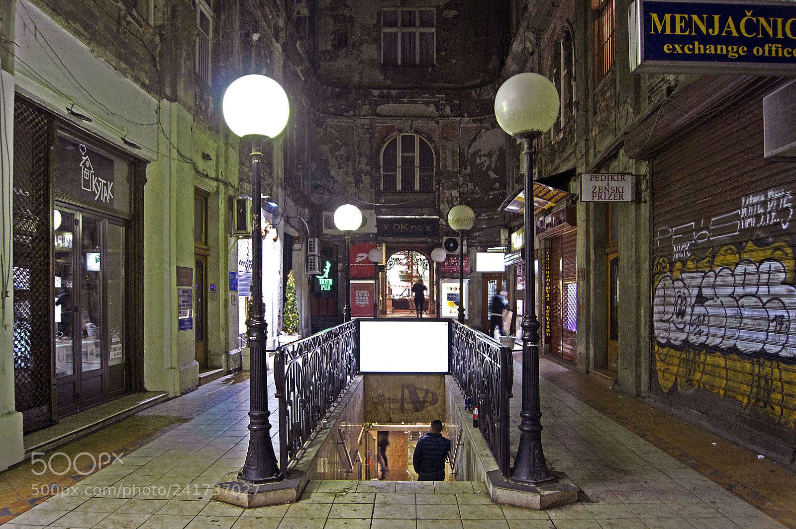 Sony SLT-A33 sample photo. Passage in night photography