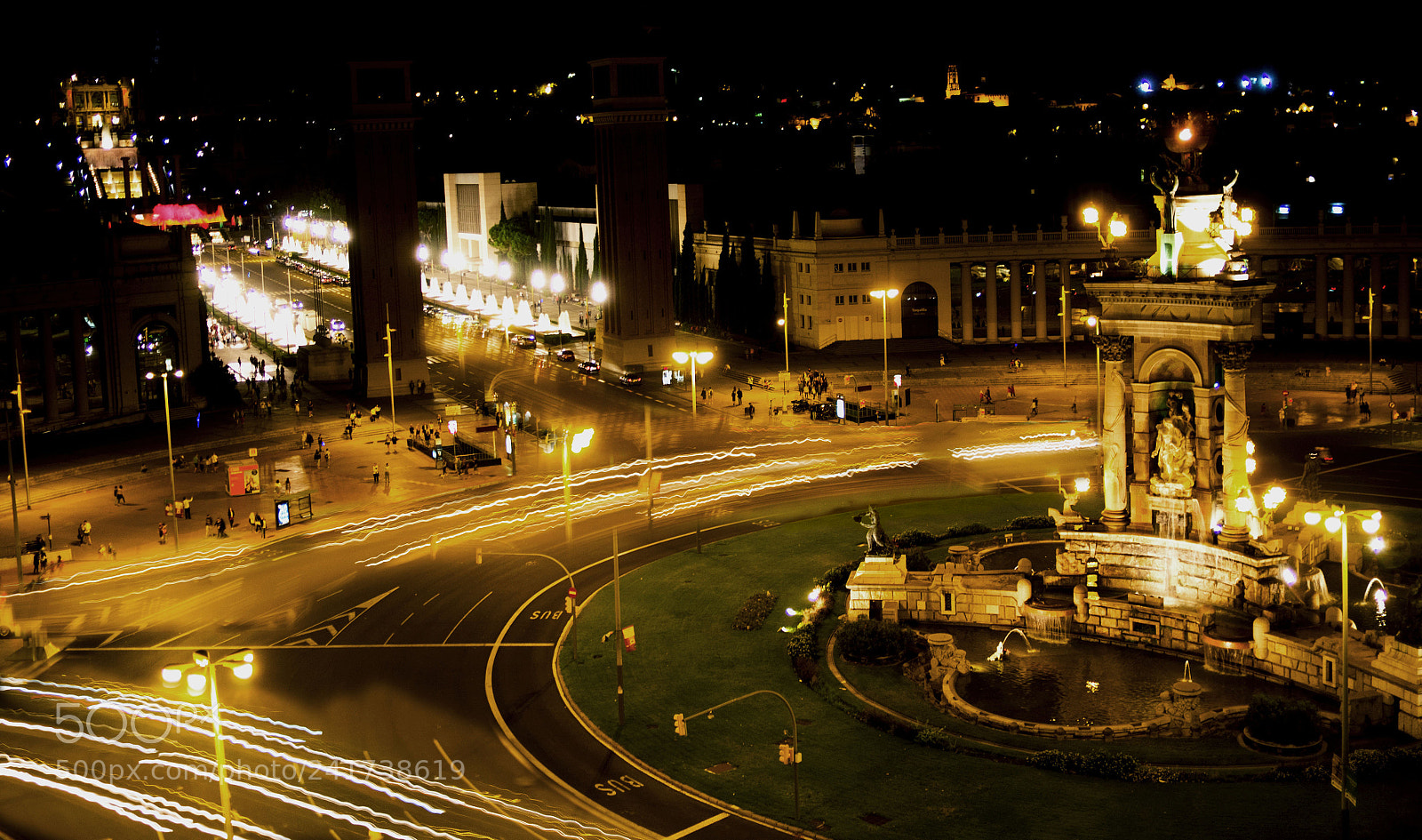 Olympus OM-D E-M10 sample photo. Plaza de espana photography