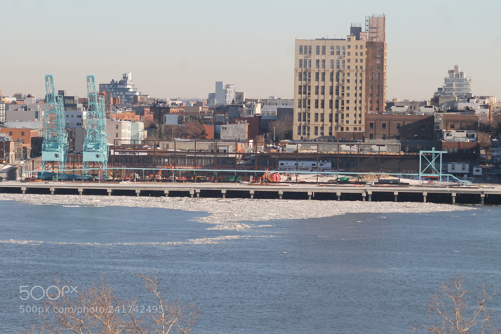 Canon EOS 1100D (EOS Rebel T3 / EOS Kiss X50) + EF75-300mm f/4-5.6 sample photo. East river freezing literally ? photography