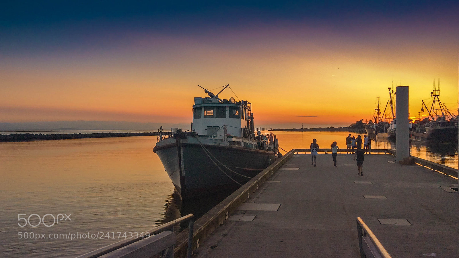 Apple iPad mini 2 sample photo. Steveston fisherman's wharf photography