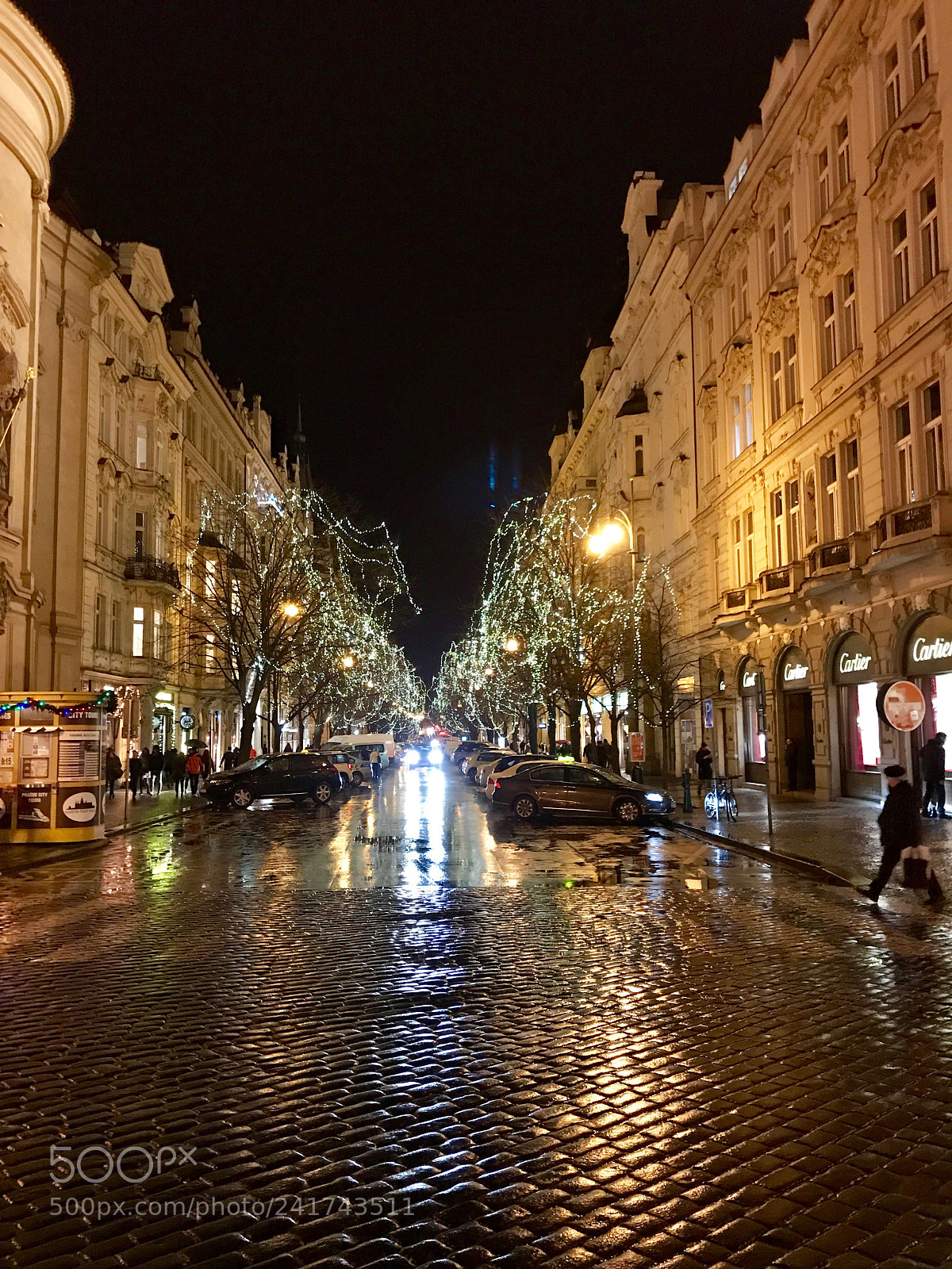 Apple iPhone 7 Plus sample photo. Paris street in prague photography