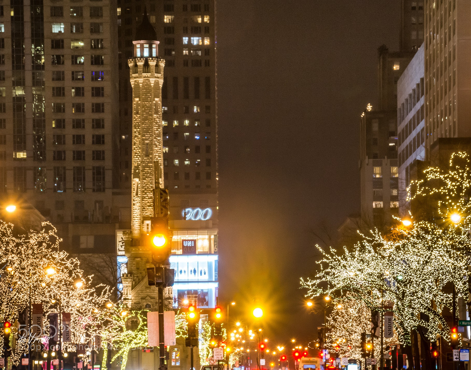 Nikon D7100 sample photo. Chicago's iconic water tower . . . photography