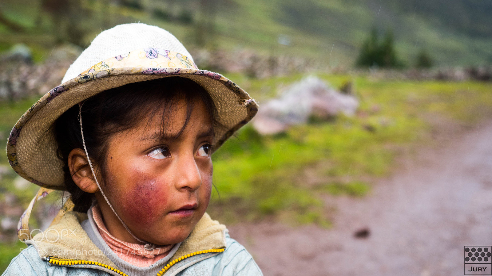 Olympus OM-D E-M5 II sample photo. Kid on lares trek photography