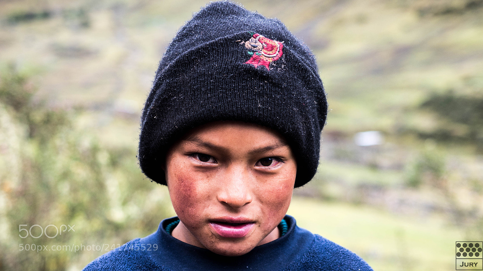 Olympus OM-D E-M5 II sample photo. Kid on lares trek photography