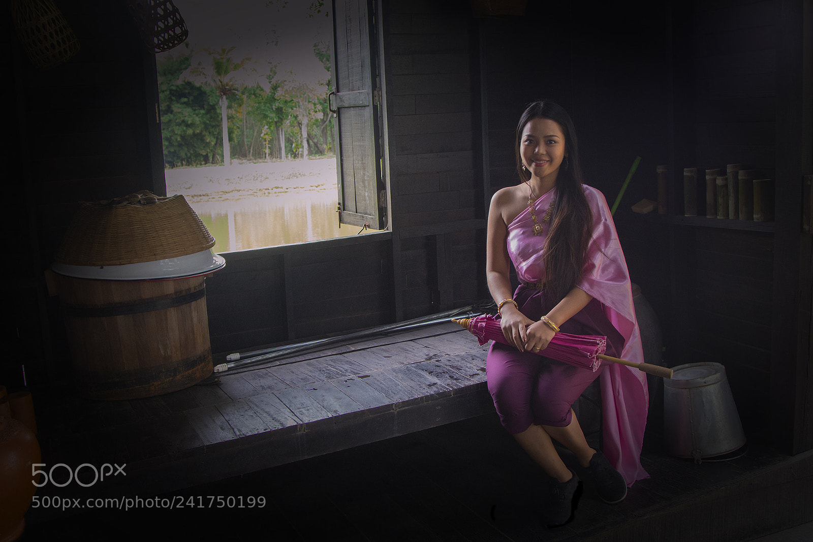 Canon EOS M6 sample photo. Thai in traditional dress photography