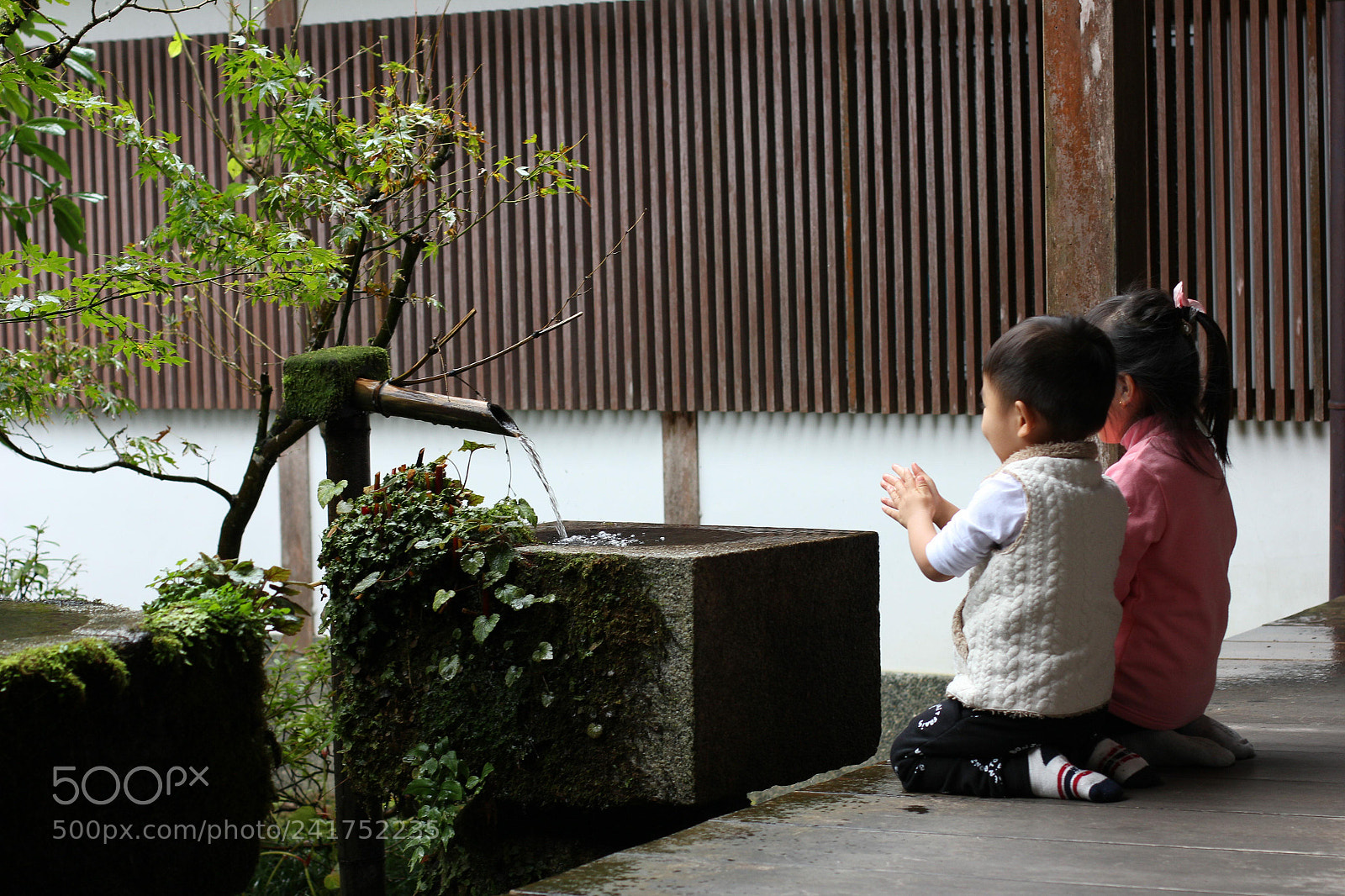 Canon EOS 550D (EOS Rebel T2i / EOS Kiss X4) sample photo. Worship learning photography
