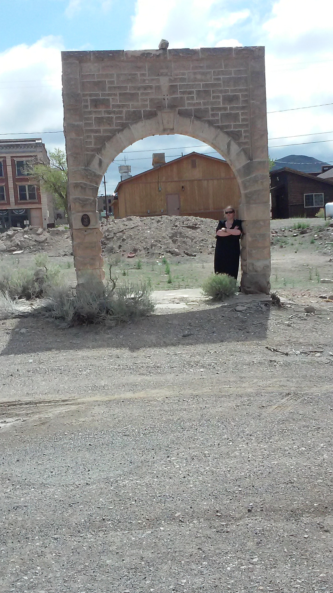 LG L90 sample photo. Arch landmark of goldfield.jpg photography