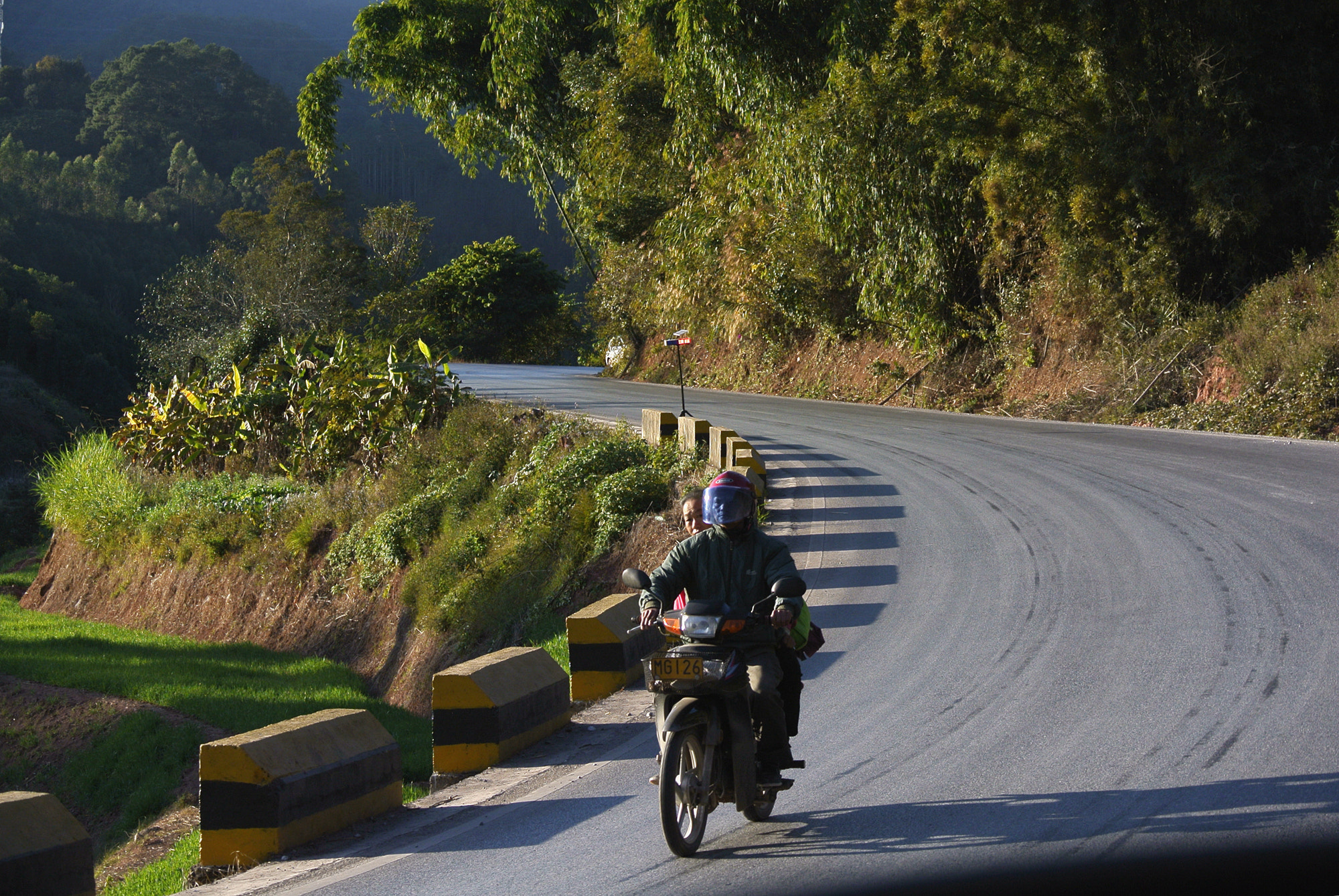 Nikon 1 J2 sample photo. Return home photography
