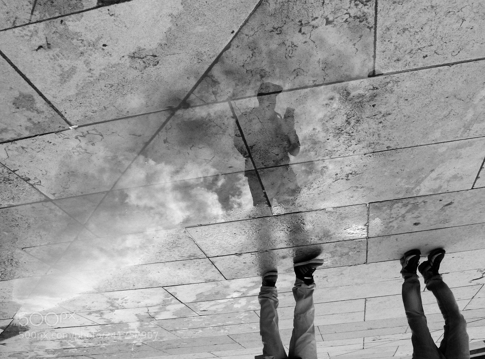 Panasonic Lumix DMC-LX7 sample photo. Mobile pavement reflection v photography