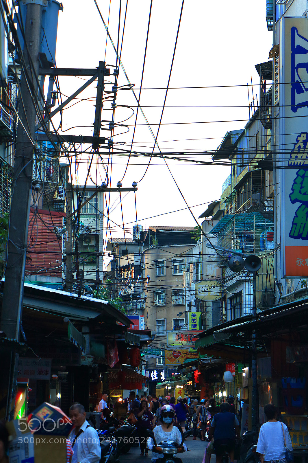 Canon EOS 650D (EOS Rebel T4i / EOS Kiss X6i) sample photo. #wired photography