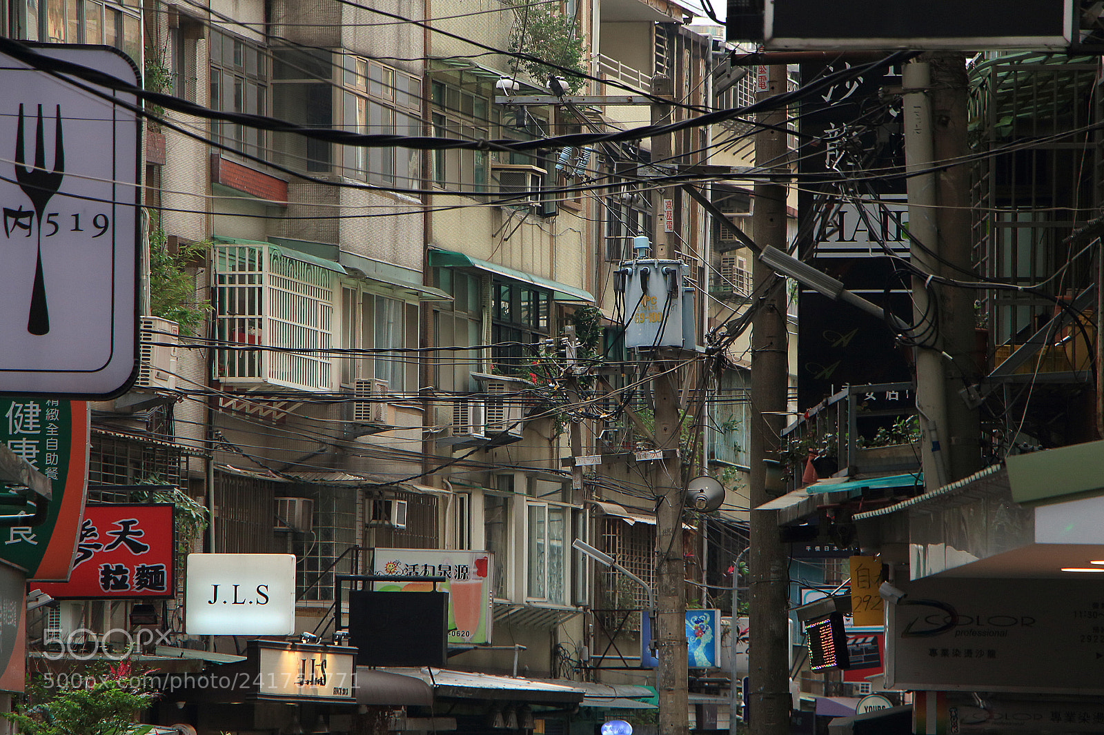 Canon EOS 650D (EOS Rebel T4i / EOS Kiss X6i) sample photo. #wired photography