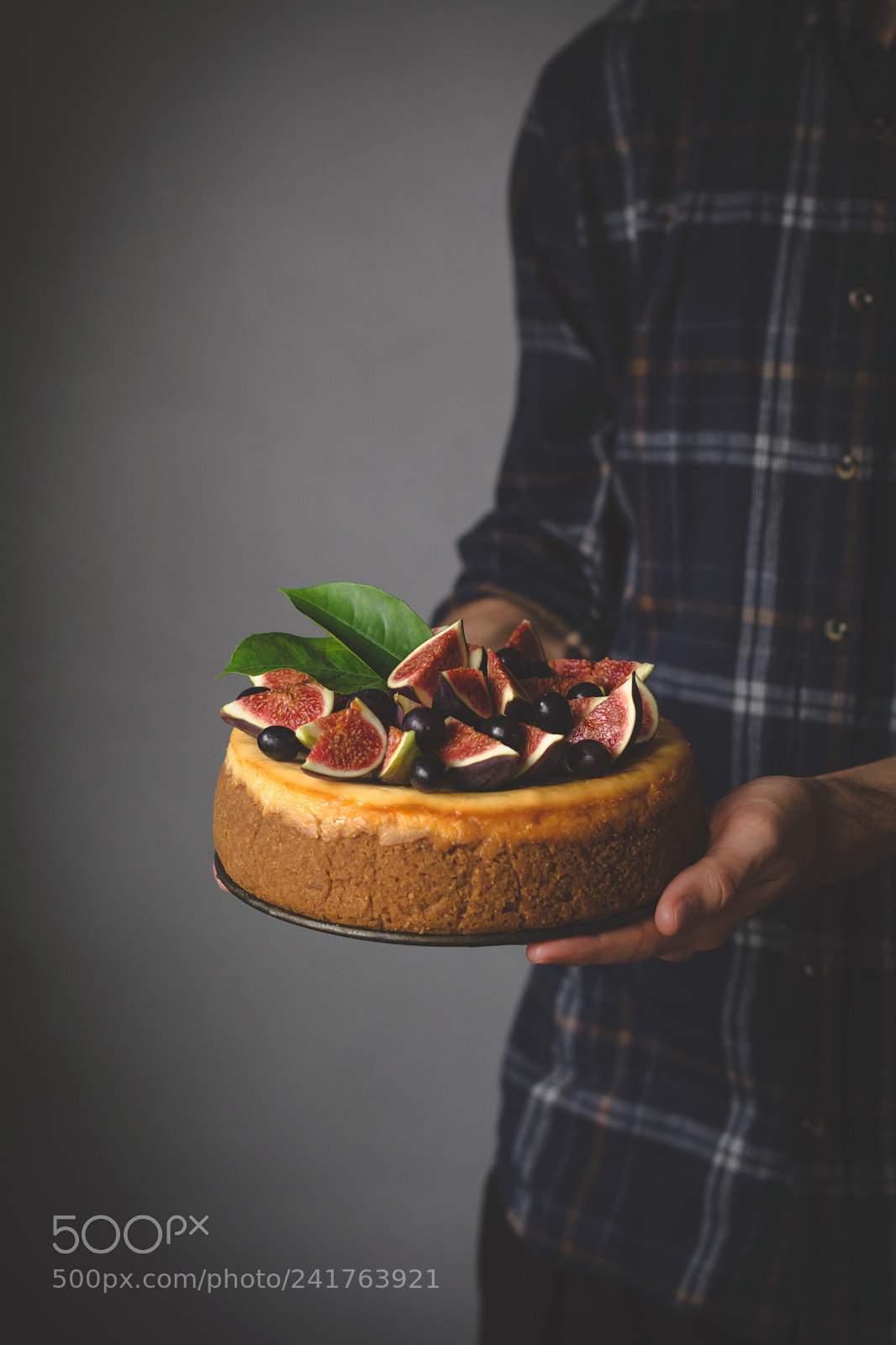 Nikon D7100 sample photo. Holding cheesecake in hands photography