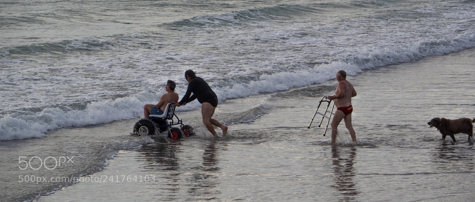 Olympus OM-D E-M1 sample photo. Entering the surf photography