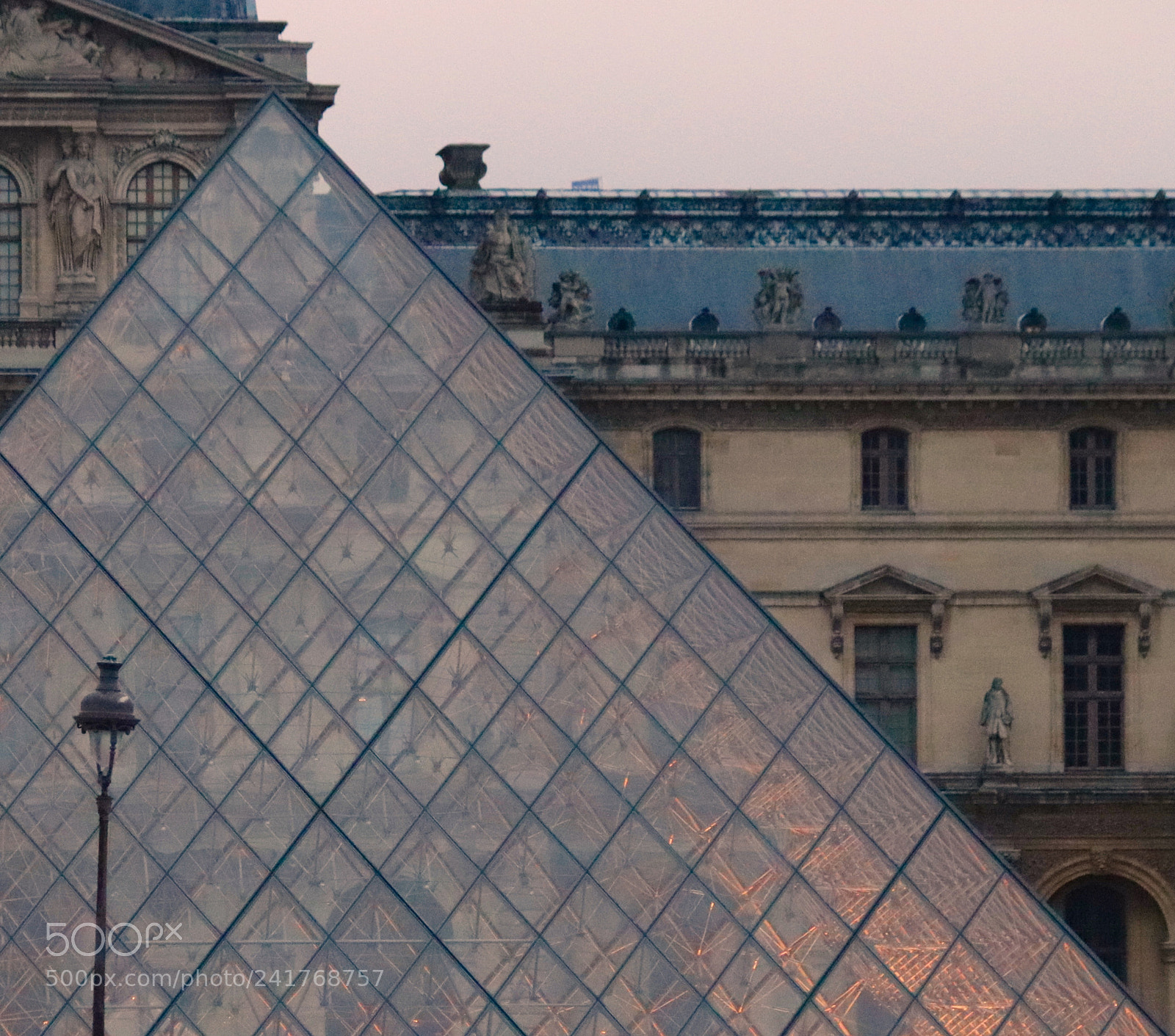 Canon EOS 200D (EOS Rebel SL2 / EOS Kiss X9) sample photo. Pyramid ~ urban chronicles ~ mjyj photography