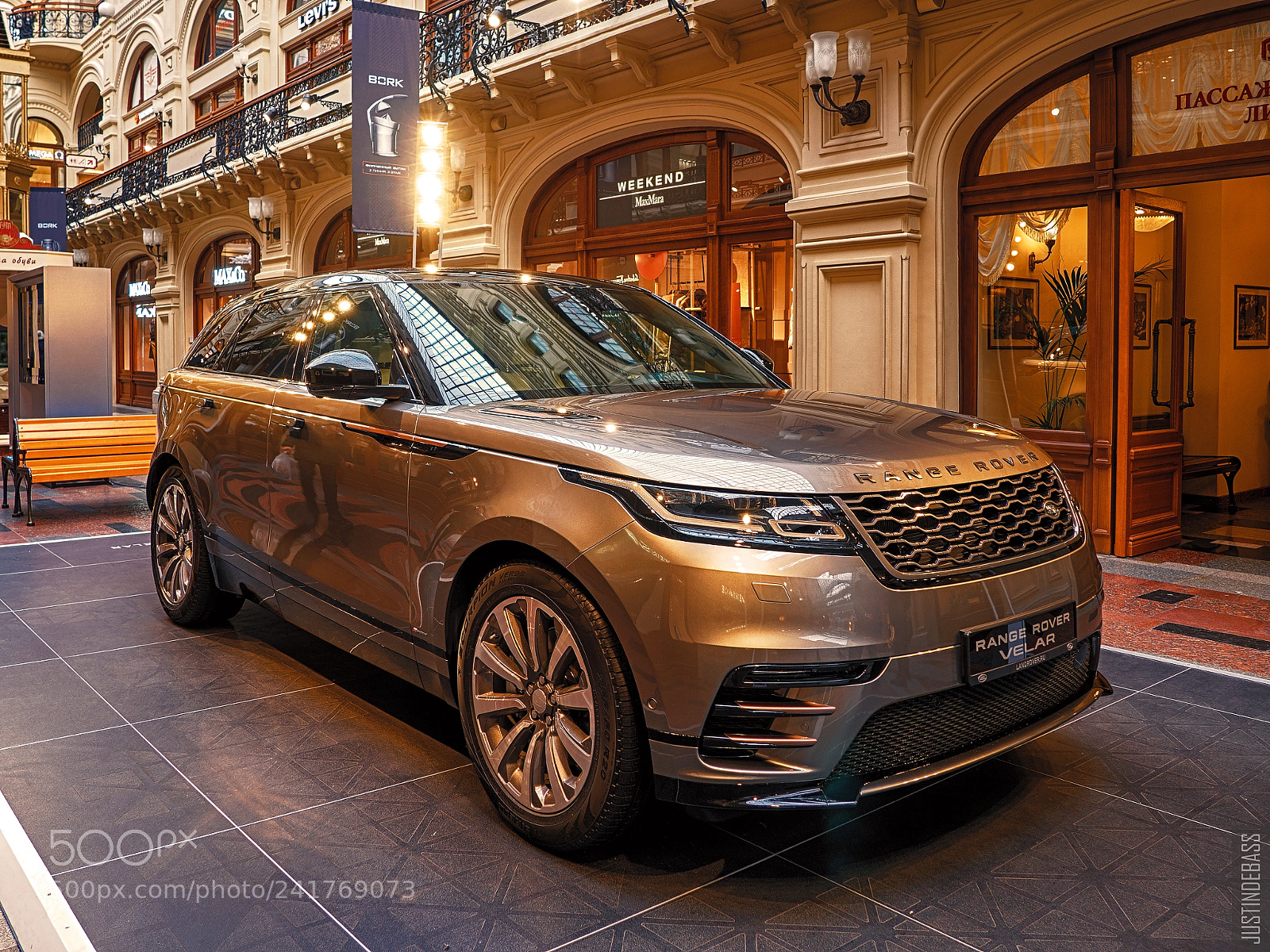 Olympus OM-D E-M10 sample photo. Range rover velar photography