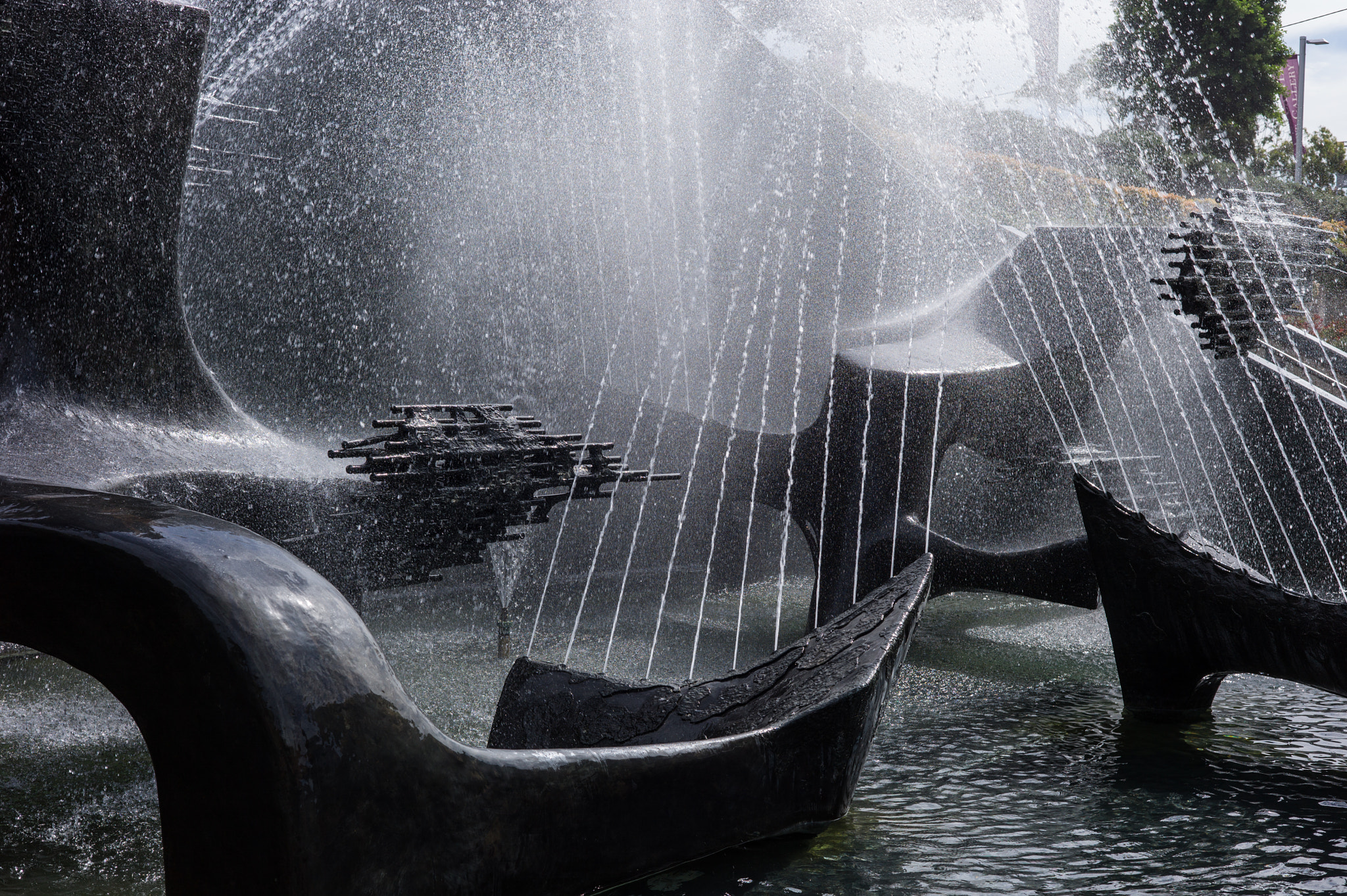 Summicron-M 50mm f/2 (IV, V) sample photo. Fountain photography
