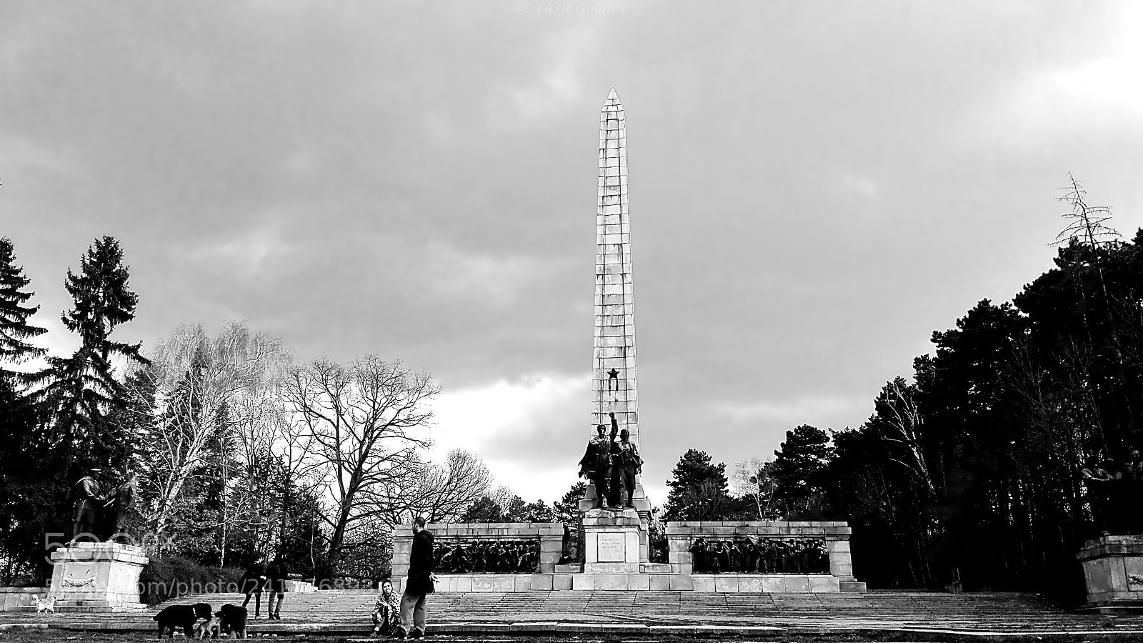 HUAWEI Y6II sample photo. B&w monument view photography