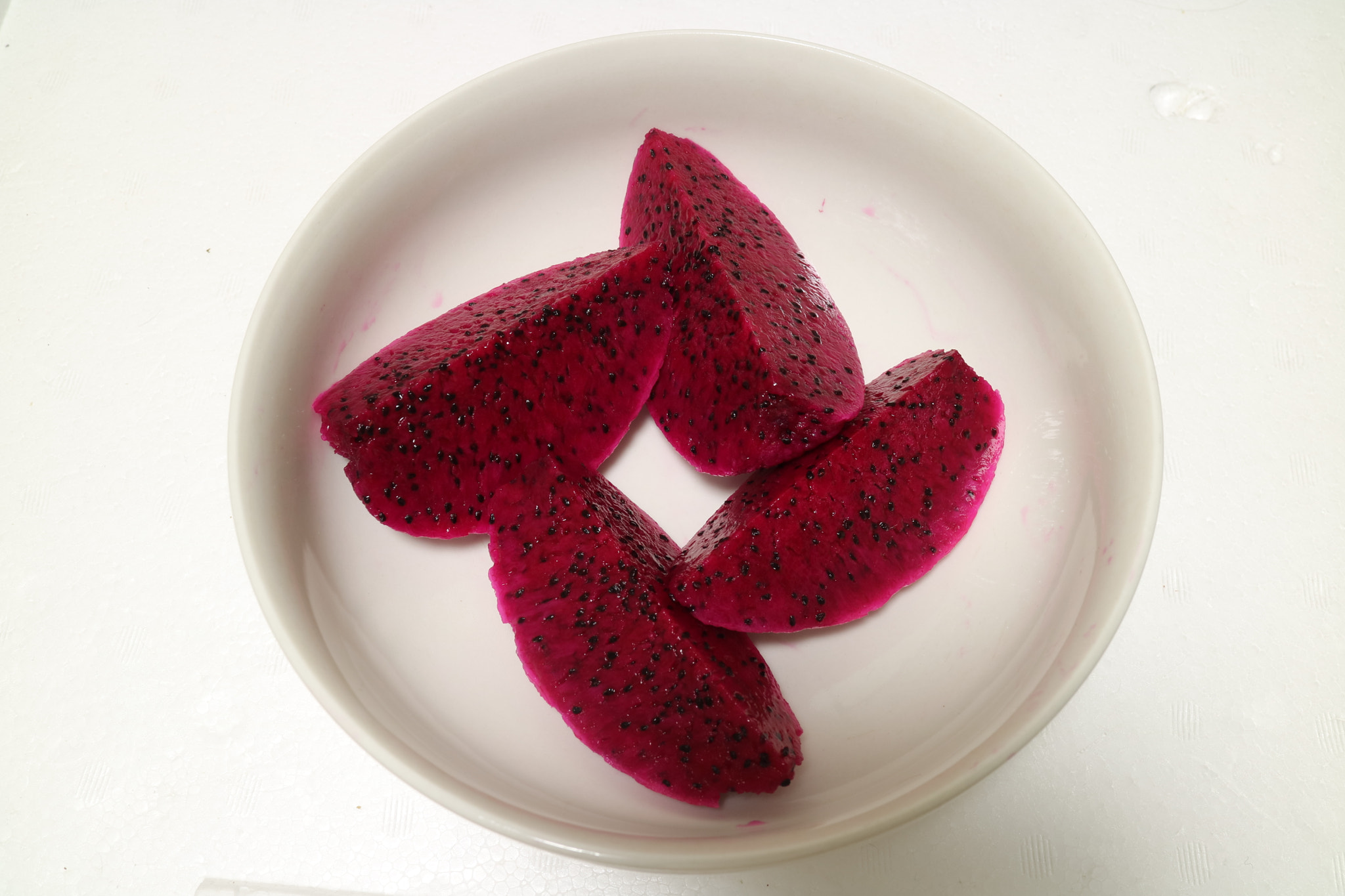 Canon EOS M3 sample photo. A fresh red dragon fruit photography
