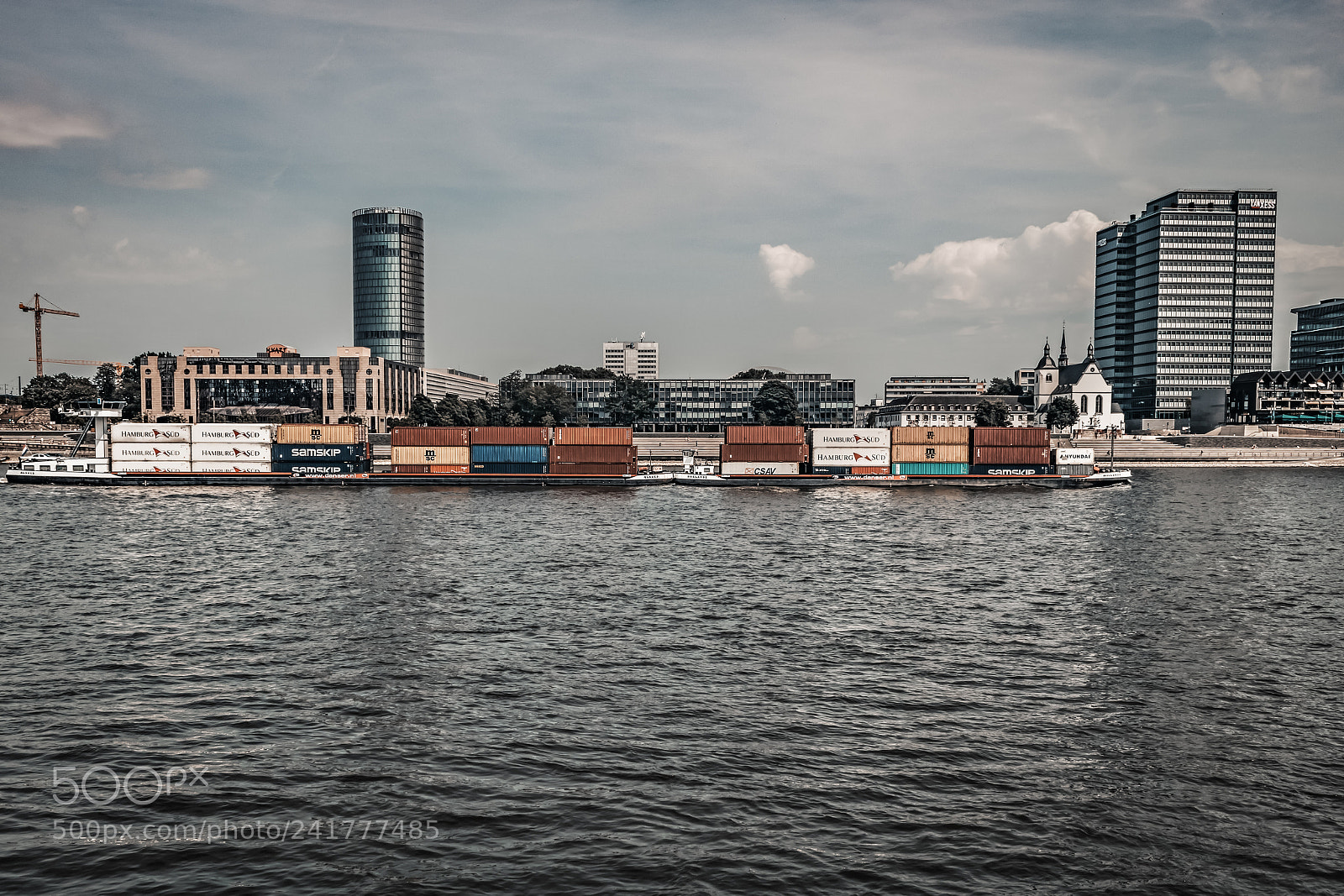 Canon EOS 750D (EOS Rebel T6i / EOS Kiss X8i) sample photo. River boat photography