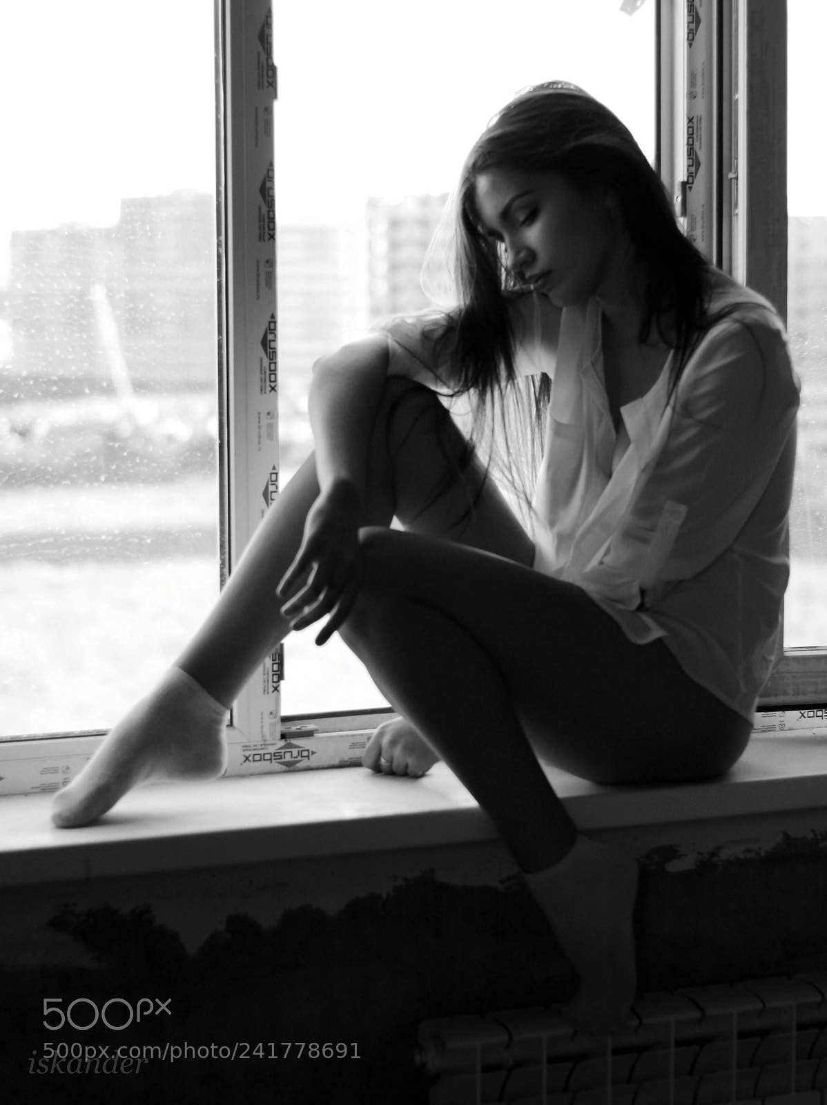 Canon EOS 1100D (EOS Rebel T3 / EOS Kiss X50) sample photo. Girl and the window 04 photography