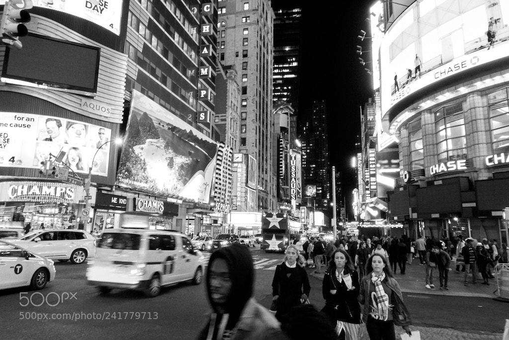 Sony Cyber-shot DSC-RX100 IV sample photo. Times square photography