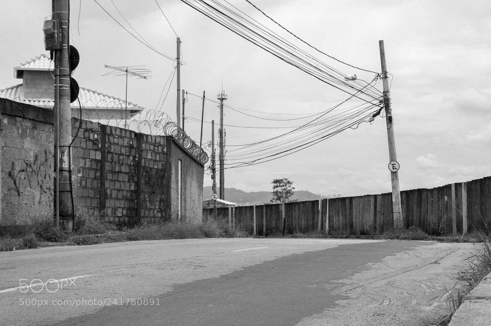 Sony Alpha NEX-5T sample photo. Voltage photography