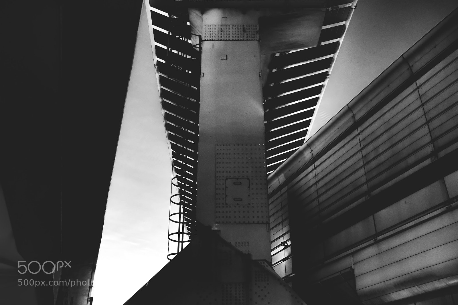 Fujifilm X-Pro2 sample photo. Traffic ribs photography